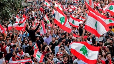 اعتداءات ببيروت.. ورفض المحتجون لكلمة الرئيس اللبناني