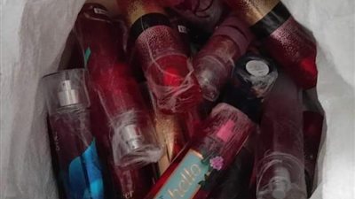 جمارك سفاجا تضبط 16 محاولة تهرب جمركى لكمية من مستحضرات التجميل والهواتف المحمولة وبضائع متنوعة  (صور) 