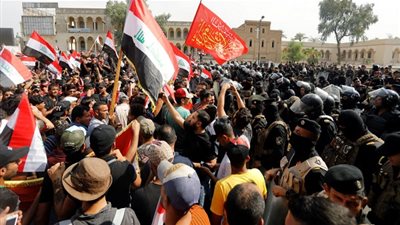 عاجل... متظاهرون في بغداد يرددون شعارات ضد التدخل الإيراني