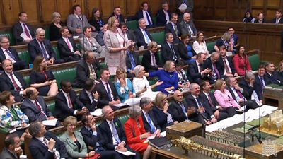 استطلاع: الناخبون في بريطانيا يرون أن المحافظين سيتقدمون في حالة إجراء انتخابات