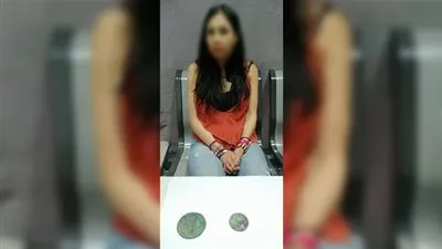 ضبط سيدة أجنبية بحوزتها قطعتين أثريتين بمطار الأقصر قبل سفرها