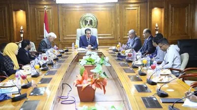 وزير التعليم العالي يستعرض خطة عمل اللجنة الإعلامية للاتحاد الرياضي المصري للجامعات