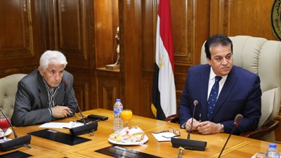 وزير التعليم العالي يستعرض خطة تغطية دوري الجامعات ويستحدث مبادرة لاكتشاف الموهوبين