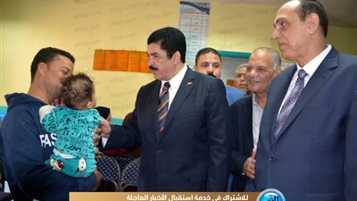 محافظ القليوبية يتفقد القافلة الطبية والبيطرية بمنية السباع ببنها (فيديو وصور)