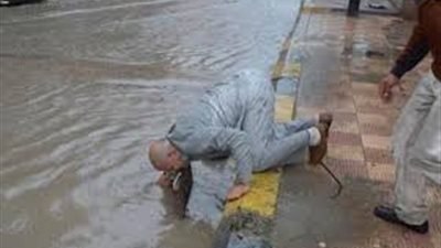 رئيس مدينة مطوبس عن تسليك بالوعة: 