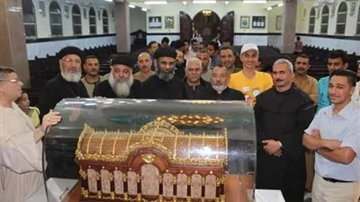 كنيسة العذراء بأسيوط للكاثوليك تستقبل رفات القديسة تريزا الطفل يسوع
