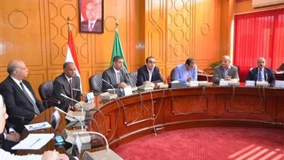 نائب محافظ الإسماعيلية يعلن حي أول وثالث خاليان من الأمية 