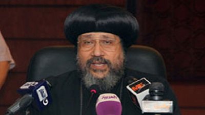 الأنبا أرميا يشيد بكتاب 