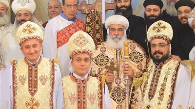 مطران المنوفية يترأس القداس الإلهي بكنيسة مار جرجس بشبين الكوم