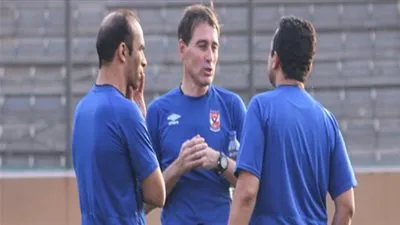 قناة الأهلي تسخر بعرض فيديو لخناقة فايلر وسيد عبد الحفيظ