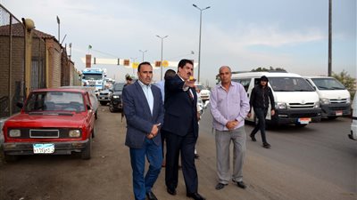 محافظ القليوبية: مراجعة أنظمة الصرف بالطريق الحر والنقاط الساخنة والأنفاق 