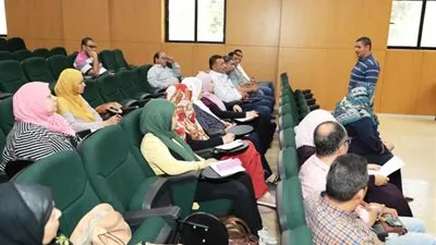 محافظ بني سويف: تدريب العاملين بمركز معلومات اتخاذ على 