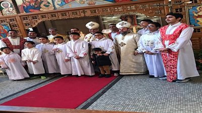 الأنبا يوسف أبو الخير يترأس القداس في كنيسة العذراء سيدة مصر بباريس