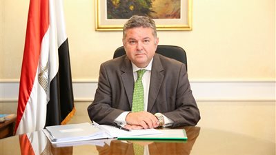 وزير قطاع الأعمال يعلن خطة لهيكلة 