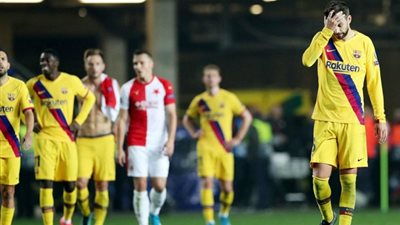 ركبته لا تتحمل المباريات.. نجم برشلونة يقترب من الرحيل بسبب إصابة مزمنة