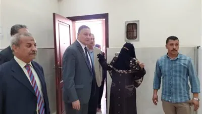 رئيس جامعة بنها يتفقد كلية للتمريض (صور)