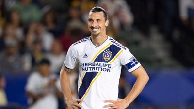 الكشف عن نادي إبراهيموفيتش الجديد في الدوري الإسباني