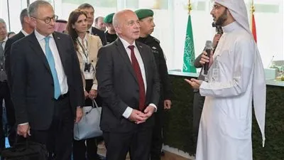 رئيس الاتحاد السويسري يقوم بزيارة الأكاديمية المالية ومنشآت