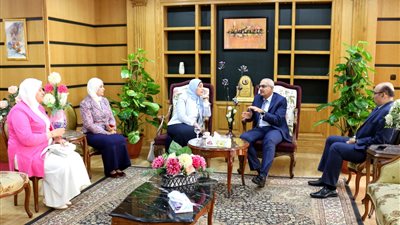 الإعلامية نشوى الحوفي في جامعة المنصورة (صور)