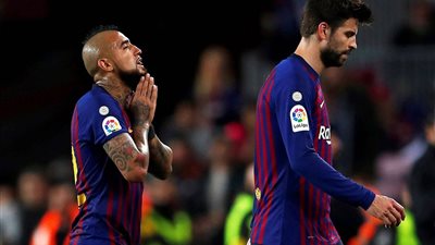 فيدال يهاجم نجم منتخب تشيلي