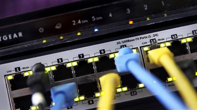 تعطل الإنترنت في باكستان بسبب خلل تقني في الكابلات البحرية الدولية