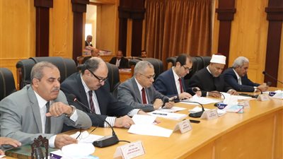 مجلس جامعة الأزهر يطالب باستكمال تأمين طرق الأوتوستراد