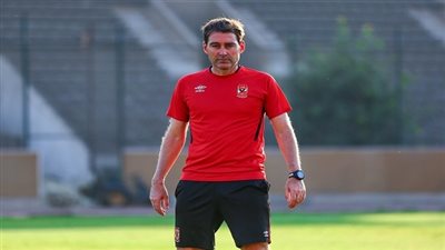 عاجل.. رينيه فايلر يكتشف 5 مواهب في معسكر الأهلي بالإمارات