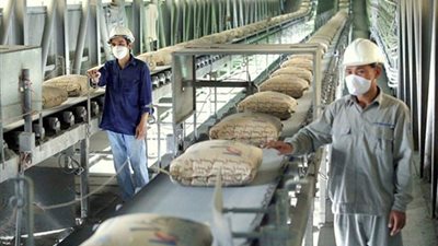 وكالة: إيران تواجه تكاليف نقل أعلى للصادرات إلى العراق