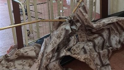 أثار أسنان على ذراعه.. الاعتداء على طبيب نساء بمستشفى حلوان العام (مستندات)