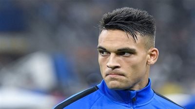 نجم إنتر ميلان أبرز المرشحين للانضمام إلى برشلونة