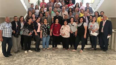 الأنبا باخوم يجتمع مع أسر الإيبارشية البطريركية