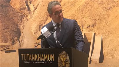 العناني يدعو البريطانيين لحضور موكب المومياوات الملكية 
