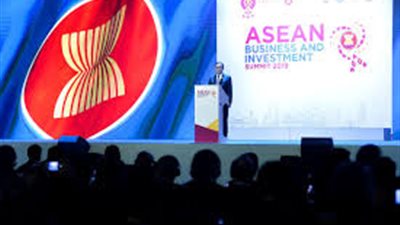 اجتماع قادة الآسيان في ظل سحابة الحرب التجارية بين واشنطن والصين