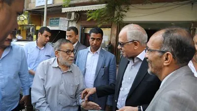 محافظ الجيزة يصدر قرارا بإخلاء عقار الدقي المائل من السكان