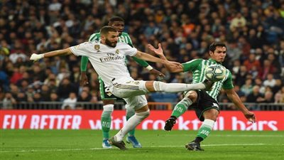 نتيجة مباراة ريال مدريد ضد ريال بيتيس.. الملكي يرفض هدية برشلونة 