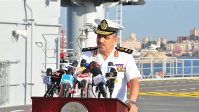 رئيس هيئة قناة السويس لـ المتربصين بالدولة: 