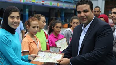 ختام بطولة الجمهورية في لعبة الريشة الطائرة بالسويس (صور)