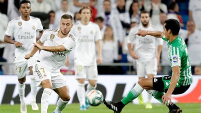 ريال مدريد يرفض هدية برشلونة ويتعثر أمام ريال بيتيس