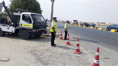 لتحقيق سيولة مرورية.. كلبشة 90 سيارة مخالفة بقطاع أكتوبر