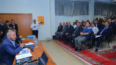 مفاجأة لركاب السكة الحديد.. وزير النقل يعلن قرارا هاما جارٍ تطبيقه على غرار المترو