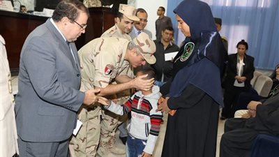 تكريم 257 من أسر الشهداء ومصابي العمليات الحربية في سوهاج