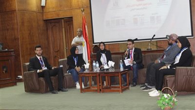 جامعة الفيوم: دائرة الحوار الطلابية الأولى بكلية الخدمة الأجتماعية 