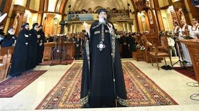 البابا تواضروس يكرم كهنة وخدام الحرفيين 