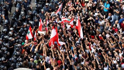 لبنان: مطالبات برحيل الطبقة السياسية