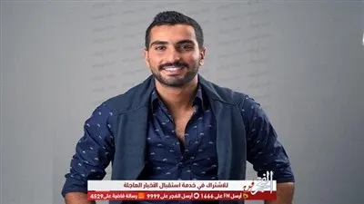 مطربة شابة تساند محمد الشرنوبي في أزمته الأخيرة (صورة)
