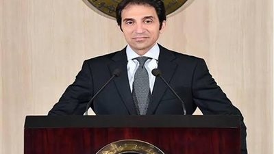 بعد قرار الحد الأدنى للأجور.. متحدث الرئاسة يعلق على رفع أجور القطاع الخاص (فيديو)