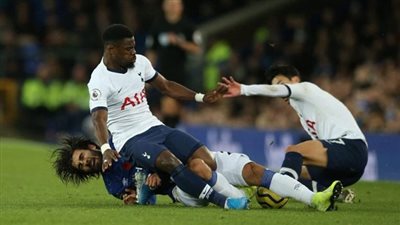 مباراة توتنهام وإيفرتون .. بكاء سون وإصابة جوميز في تحقيقات العنصرية