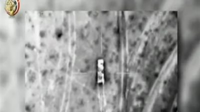 شاهد.. القوات المسلحة توجه ضربة قاضية للمهربين  (فيديو)