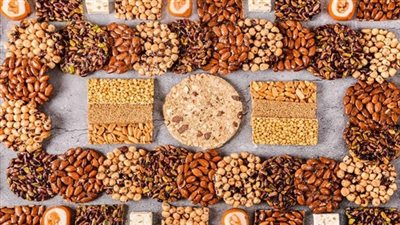 خبير تغذية يكشف طريقة شراء حلاوة المولد بصورة آمنة