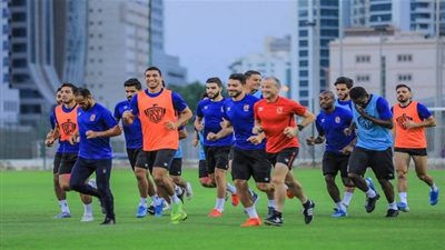 الأهلي يعود إلى القاهرة غدًا عقب نهاية معسكر الإمارات